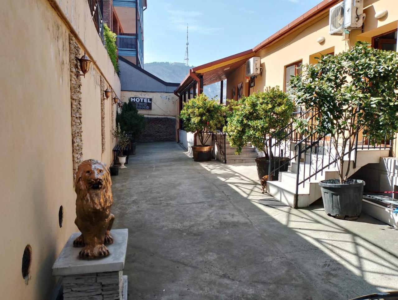 טביליסי Two Lions Hotel מראה חיצוני תמונה
