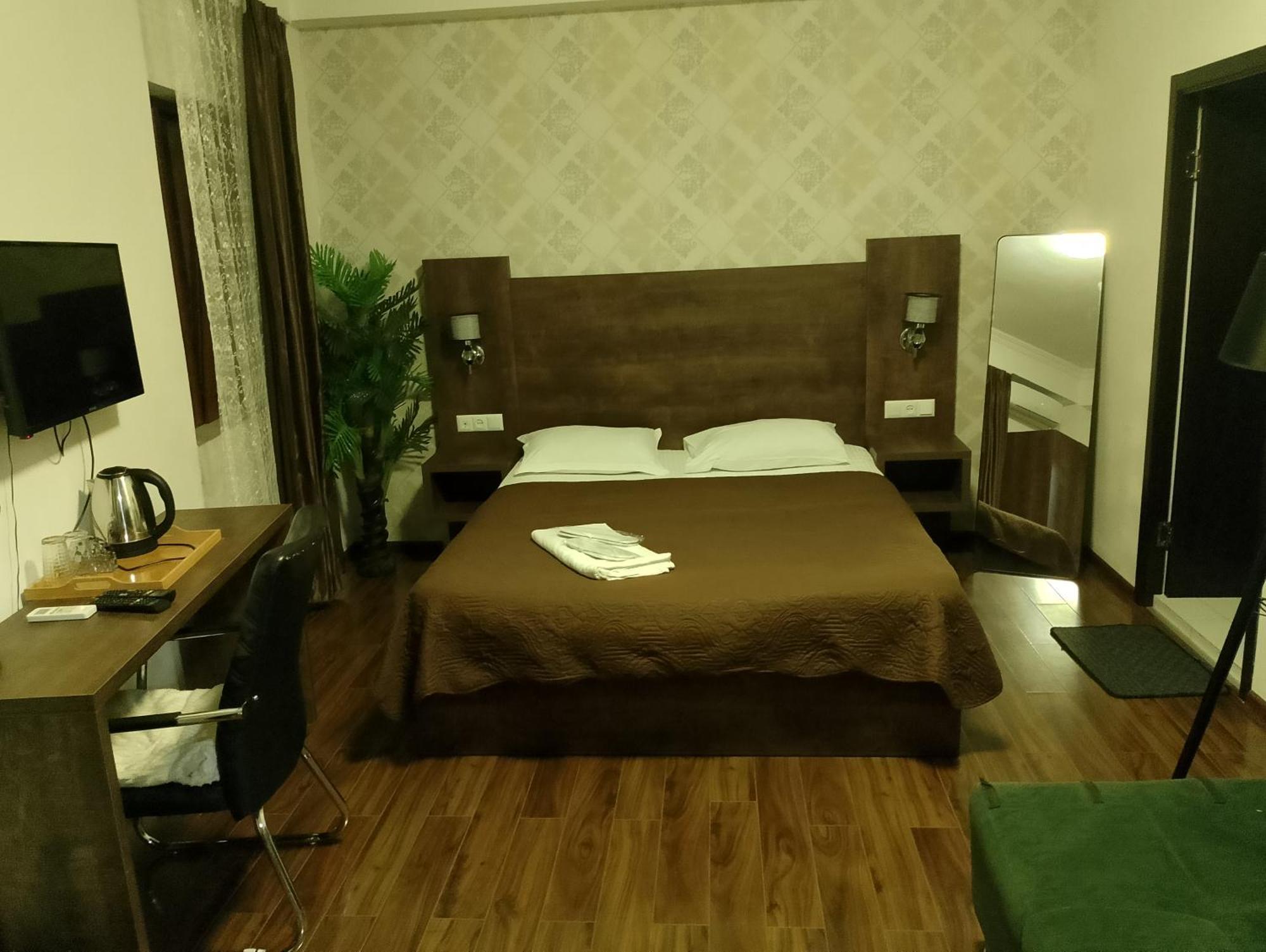 טביליסי Two Lions Hotel מראה חיצוני תמונה