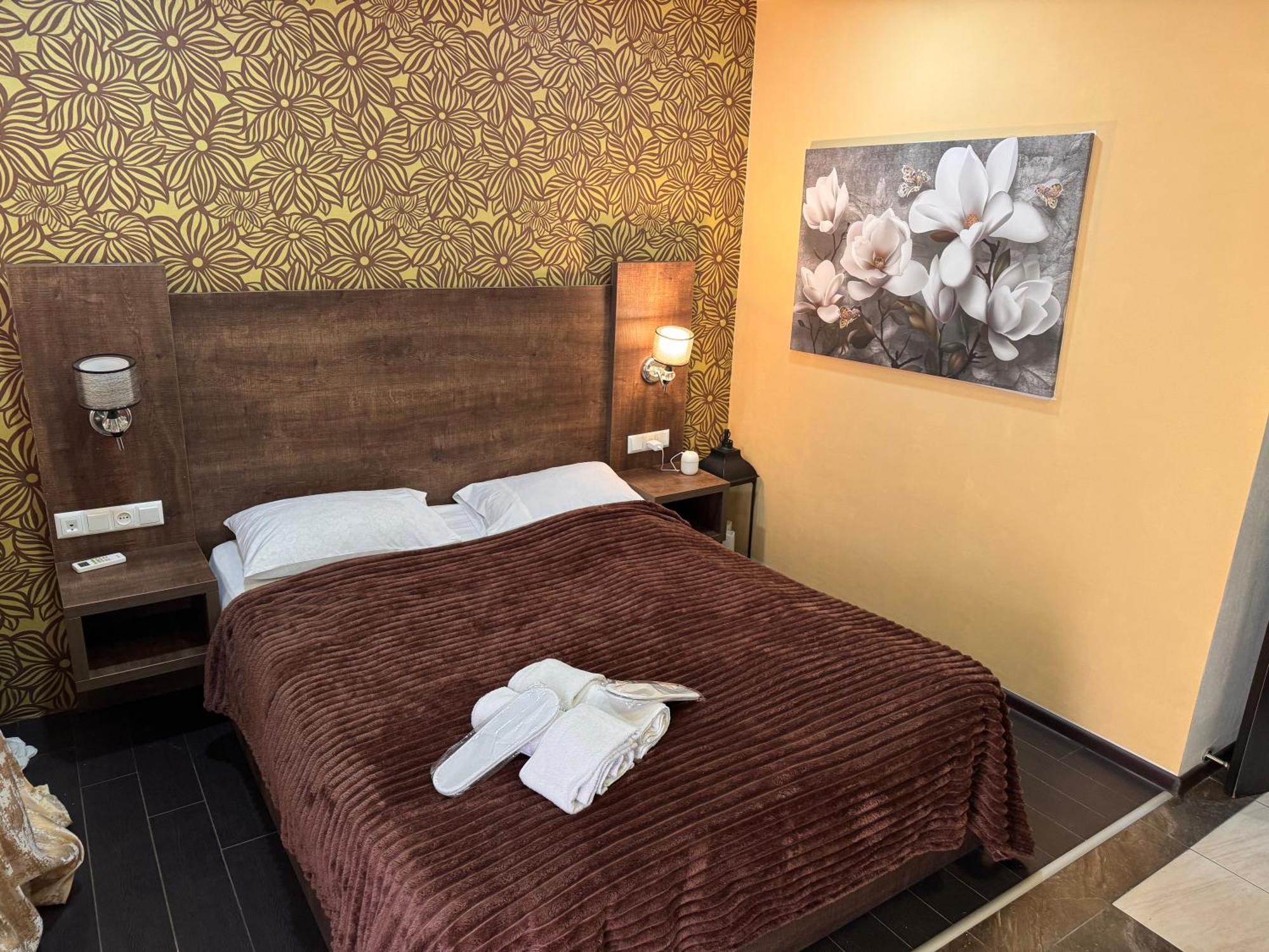 טביליסי Two Lions Hotel מראה חיצוני תמונה